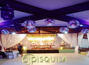 Estrutura de dança Quadrada Platinum com pista de LED e som completo – DJ Pisqüila em Lavras, Varginha, Nepomuceno, Boa Esperança, Perdões, Alfenas, São João del Rei, Campo Belo, Carrancas, Pouso Alegre, Elói Mendes, Formiga, Três Pontas, Arcos, Barbacena, Bom Despacho, Cambuquira, Conselheiro Lafaiete, Divinópolis, Itapecerica, Itaúna, Lagoa da Prata, Nova Serrana, Oliveira, Pará de Minas, São Lourenço e São Sebastião do Paraíso