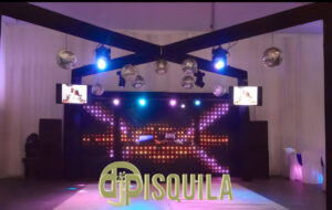 Estrutura X Premium com painel de LED e iluminação para festas – DJ Pisqüila em Lavras, Varginha, Nepomuceno, Boa Esperança, Perdões, Alfenas, São João del Rei, Campo Belo, Carrancas, Pouso Alegre, Elói Mendes, Formiga, Três Pontas, Arcos, Barbacena, Bom Despacho, Cambuquira, Conselheiro Lafaiete, Divinópolis, Itapecerica, Itaúna, Lagoa da Prata, Nova Serrana, Oliveira, Pará de Minas, São Lourenço e São Sebastião do Paraíso
