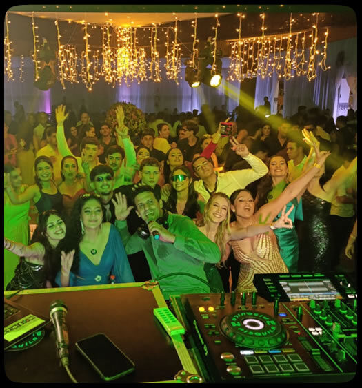 DJ para formatura com pista de LED, painel de LED e iluminação para eventos em Minas Gerais