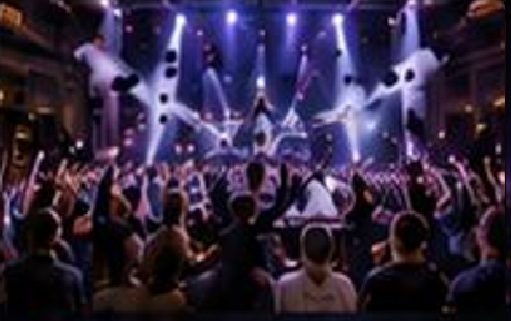DJ para formatura com pista de LED, painel de LED P3, som e iluminação para eventos em Minas Gerais