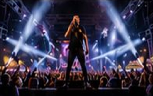 Show com DJ Pisqüila em Minas Gerais com presença de palco, iluminação, animação e painel de LED P3