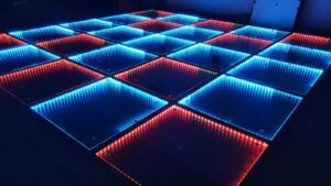 Piso infinity é elegante e é o toque final que faltava para deixar seus eventos ainda mais memoráveis! Pista de Led em lavras