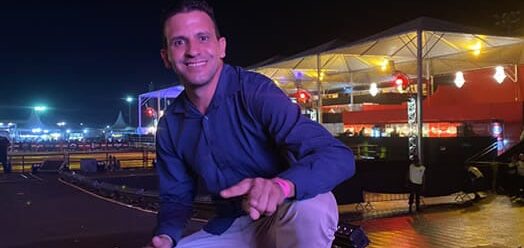DJ Pisqüila com efeitos especiais em eventos