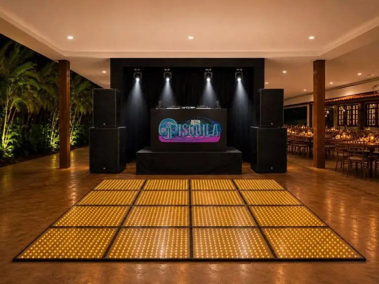 Opção com pista de LED Paris, estrutura em trave, som, iluminação, bazuca de fumaça com LED e palco DJ 1,50 m x 1,50 m para festa em MG